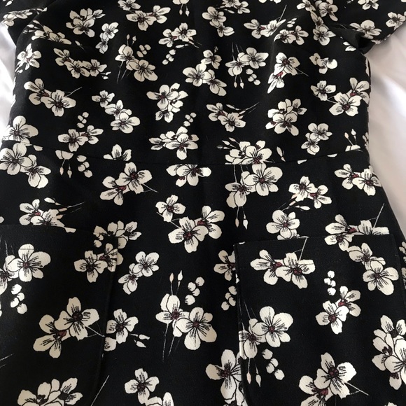 LOFT Magnolia Patch Pocket Dress - Picture 2 of 2